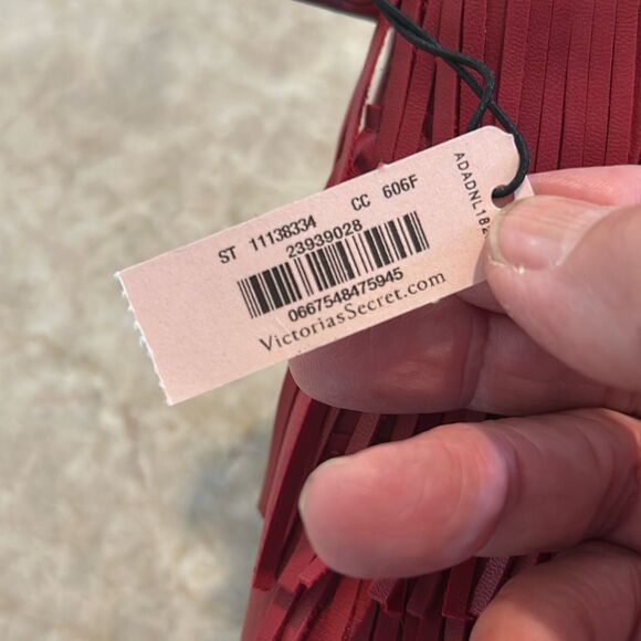 VICTORIAS SECRET Red Fringe Clutch Bag NWT - Picture 2 of 7